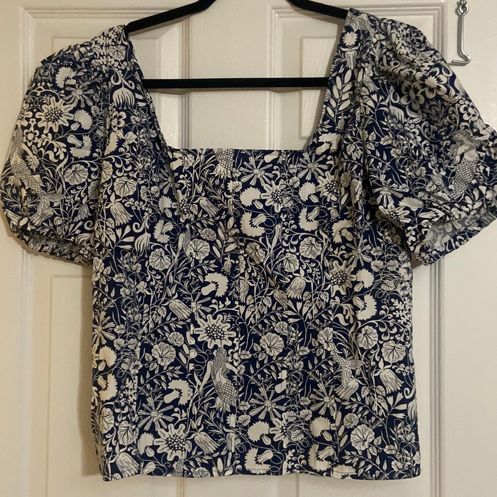 Jcrew woman’s puff sleeve shirt